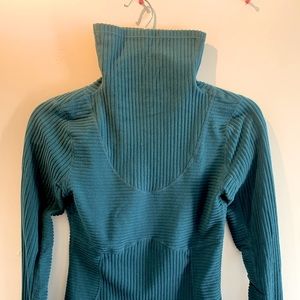 Nike | Textured Hyper Warm Long Sleeve